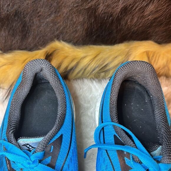 Saucony Endorphin Pro running shoes 10 - Picture 3 of 8